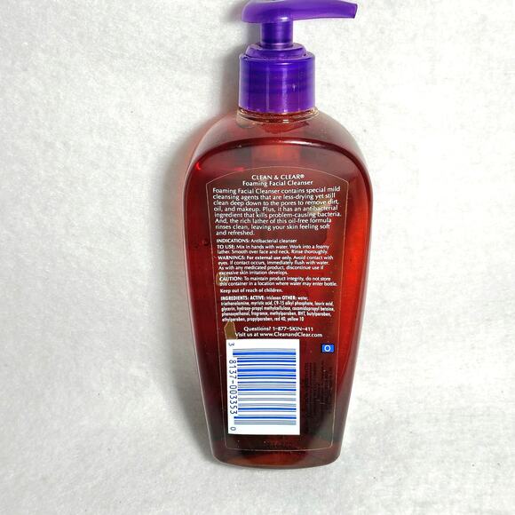 Clean & Clear Oil Free Foaming Facial Cleanser 8 oz. Antibacterial Discontinued - Picture 2 of 3